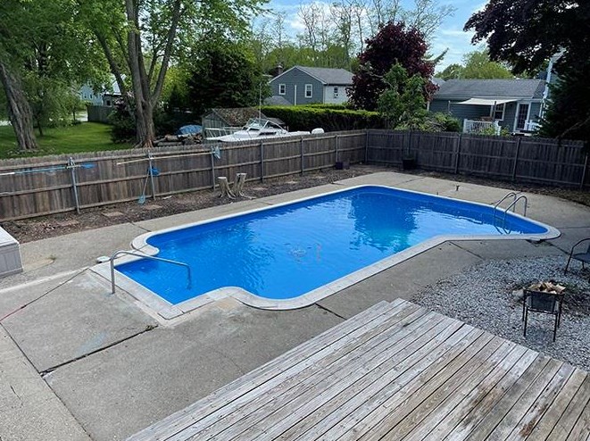 3 Heritage Rd, Bristol, RI 02809
