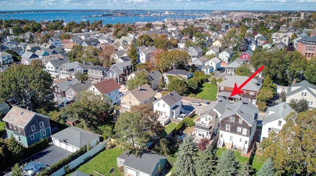 33 Webster St, Middletown, RI 02840