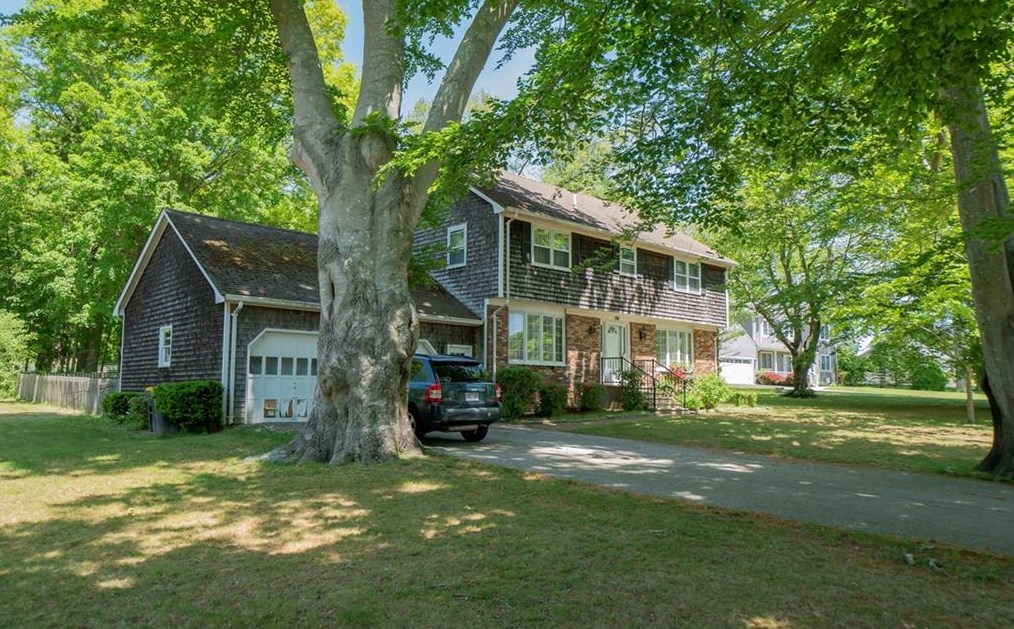 100 Taylor Rd, Portsmouth, RI 02871-5424