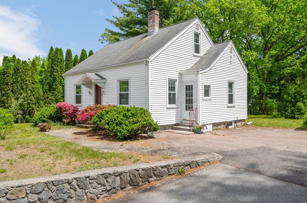 1070 Victory Hwy, North Smithfield, RI 02896-7609