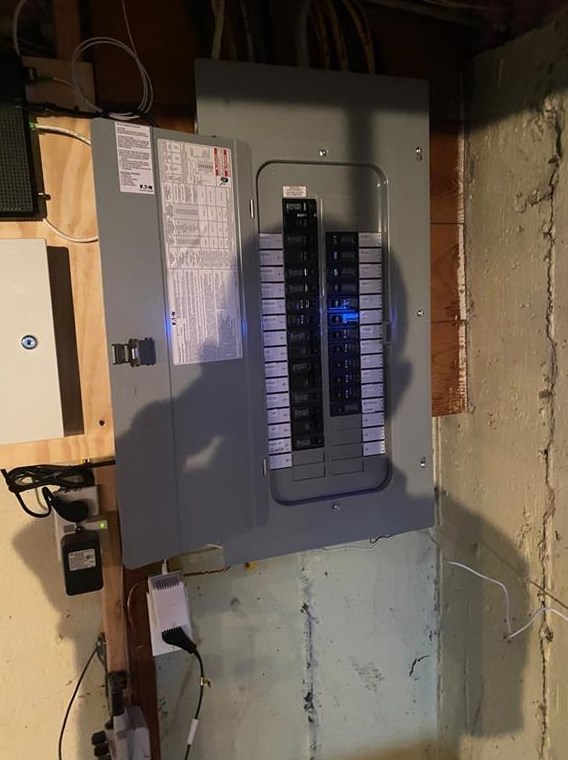 117 Eden Crest Dr, Cranston RI  02920-8145 exterior