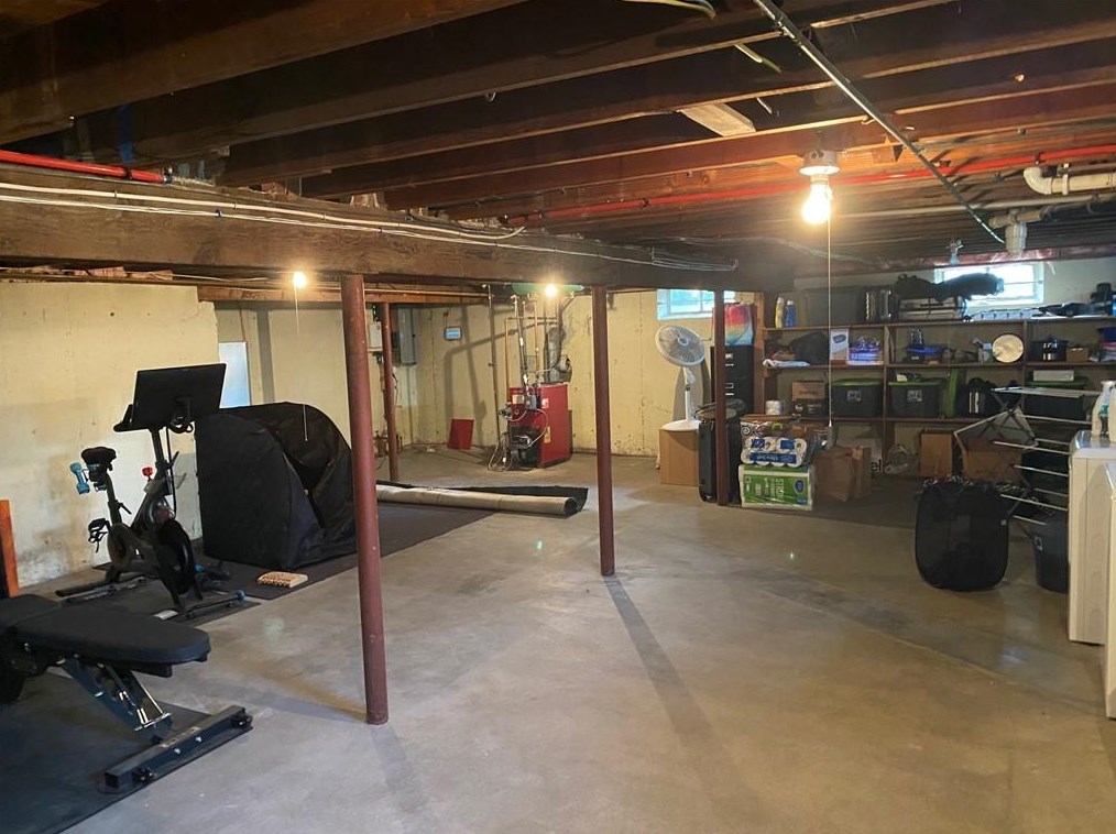 117 Eden Crest Dr, Cranston RI  02920-8145 exterior