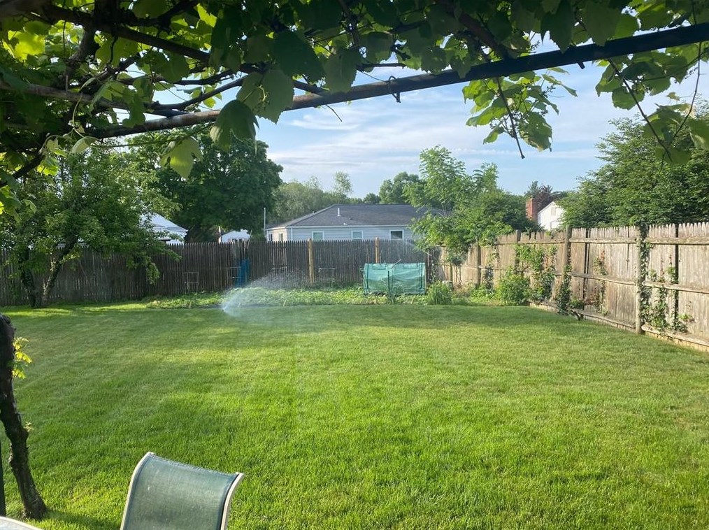 117 Eden Crest Dr, Cranston RI  02920-8145 exterior