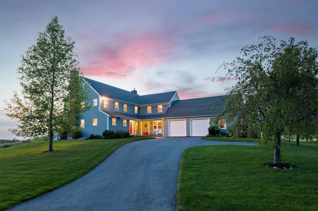1 Pokanoket Trail, Warren, RI 02885