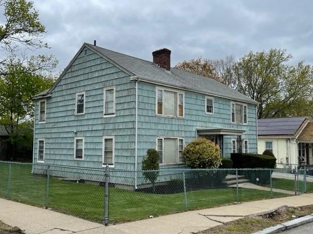 32 Winrooth Ave, Providence, RI 02908