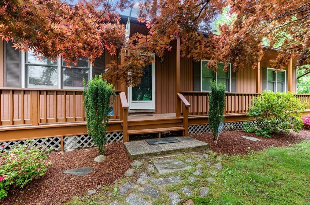 1416 E Wallum Lake Rd, Glocester, RI 02859