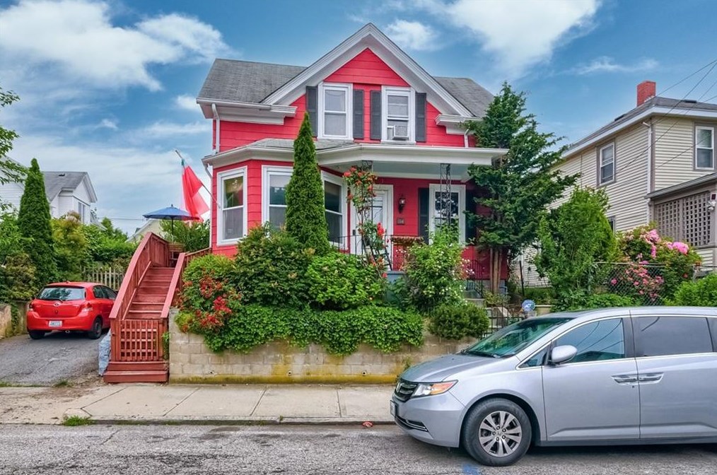 34 Sassafras St, Providence, RI 02907