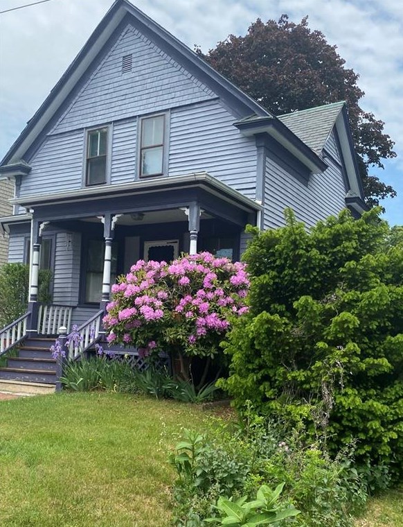 21 Gordon St, Cranston, RI 02910-1415