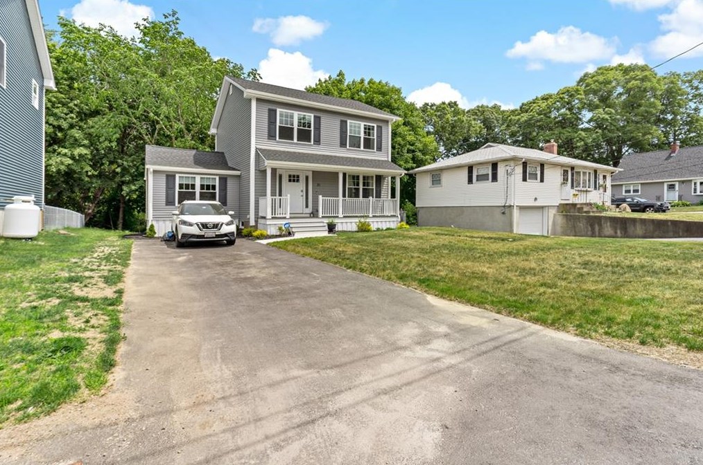 31 Massachusetts Ave, Cumberland, RI 02864