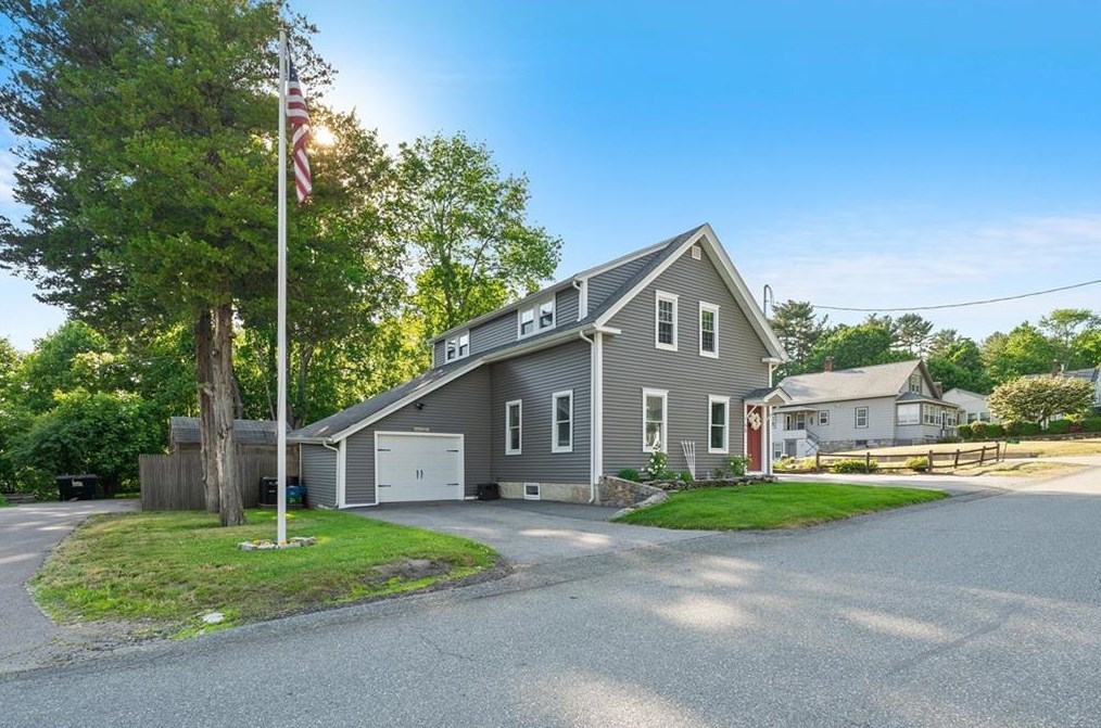 55 Maple Ave, North Smithfield, RI 02824-1209
