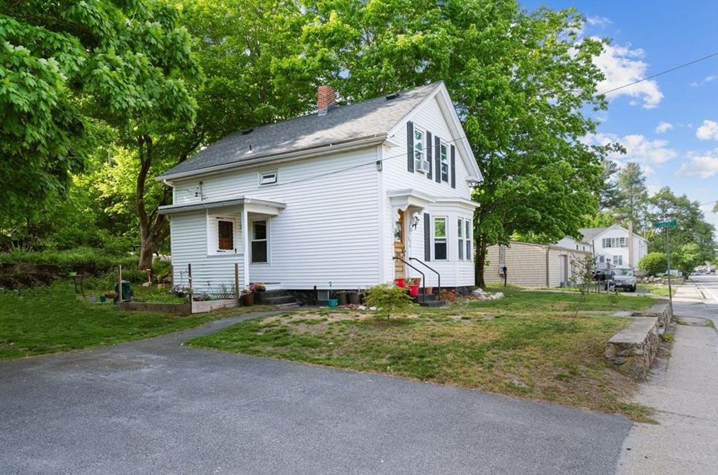 165 S Main St, Coventry, RI 02816
