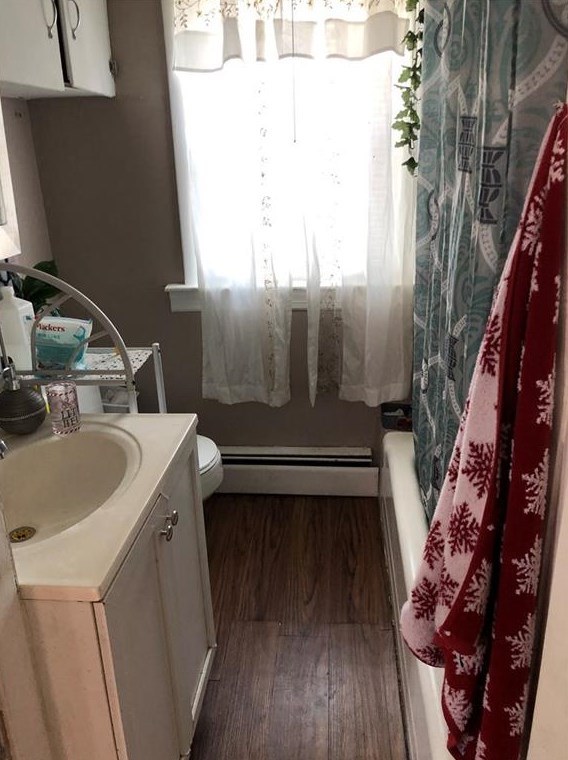 31 Casino Ave, Cranston RI 02920-6901 exterior