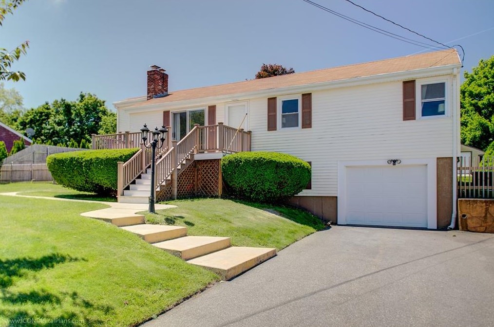 62 Viking Dr, Portsmouth, RI 02871-3234