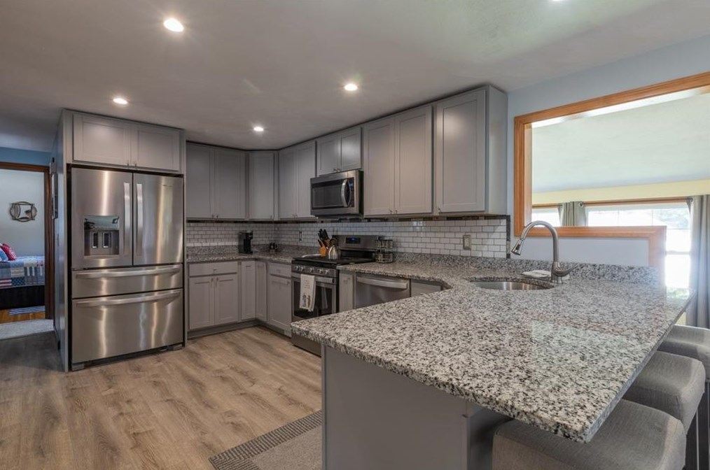 204 Halsey Rd, Woonsocket, RI 02895