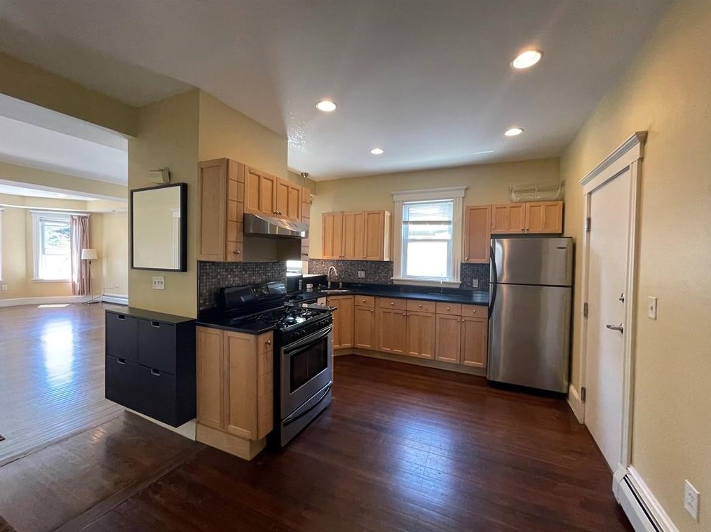 224 Olney St #2, Providence, RI 02906