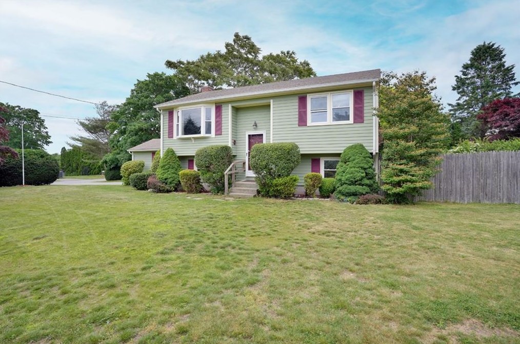 120 Oliphant Ln, Middletown, RI 02842