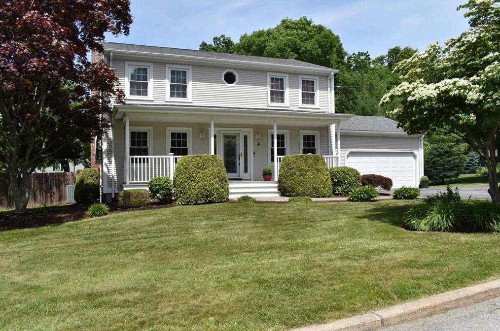 4 Vincent Way, Cranston RI  02921-2575 exterior