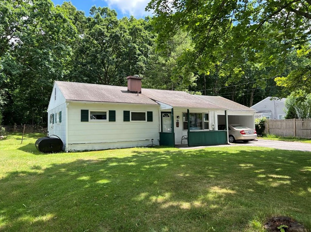 13 Douglas Cir, Smithfield, RI 02828-1921