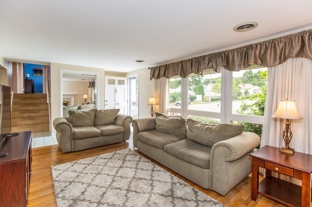194 Robson St, Cranston, RI 02920