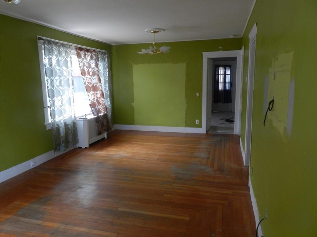 81 Holburn Ave, Cranston, RI 02910