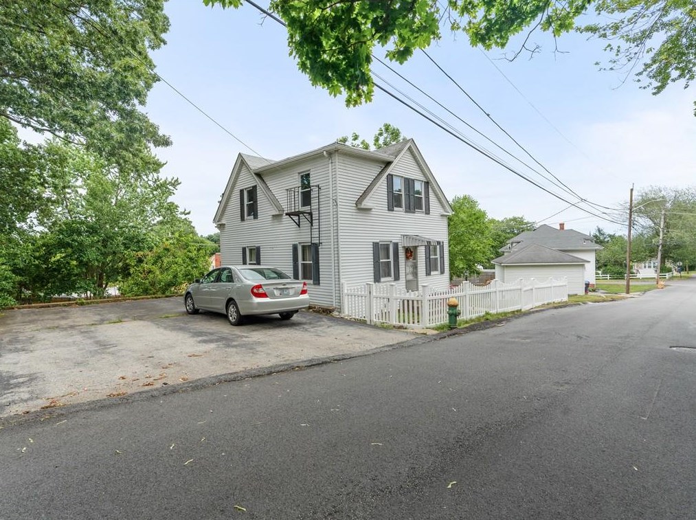 9 Park St, Providence, RI 02904