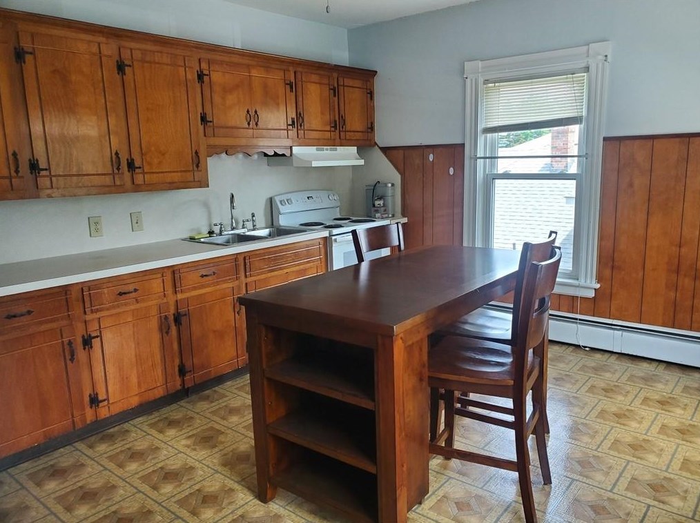 47 Youngs Ave, West Warwick, RI 02893