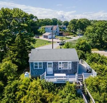 214 Foddering Farm Rd, South Kingstown, RI 02882