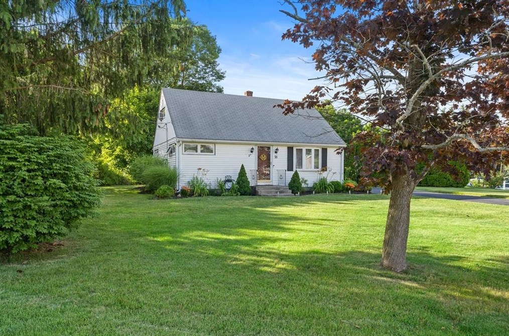 38 Sprague St, Smithfield, RI 02828