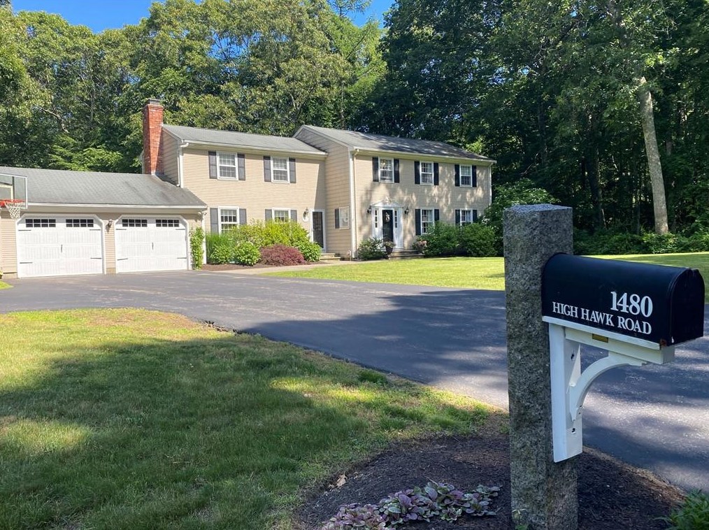 1480 High Hawk Rd, Warwick, RI 02818
