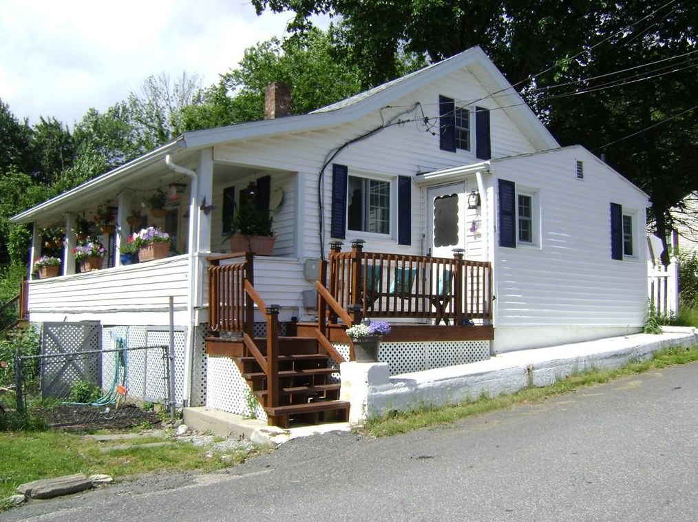 3 Randall St, Providence, RI 02919