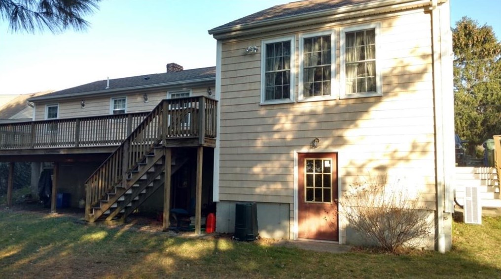 67 Sherry Ave, Bristol, RI 02809