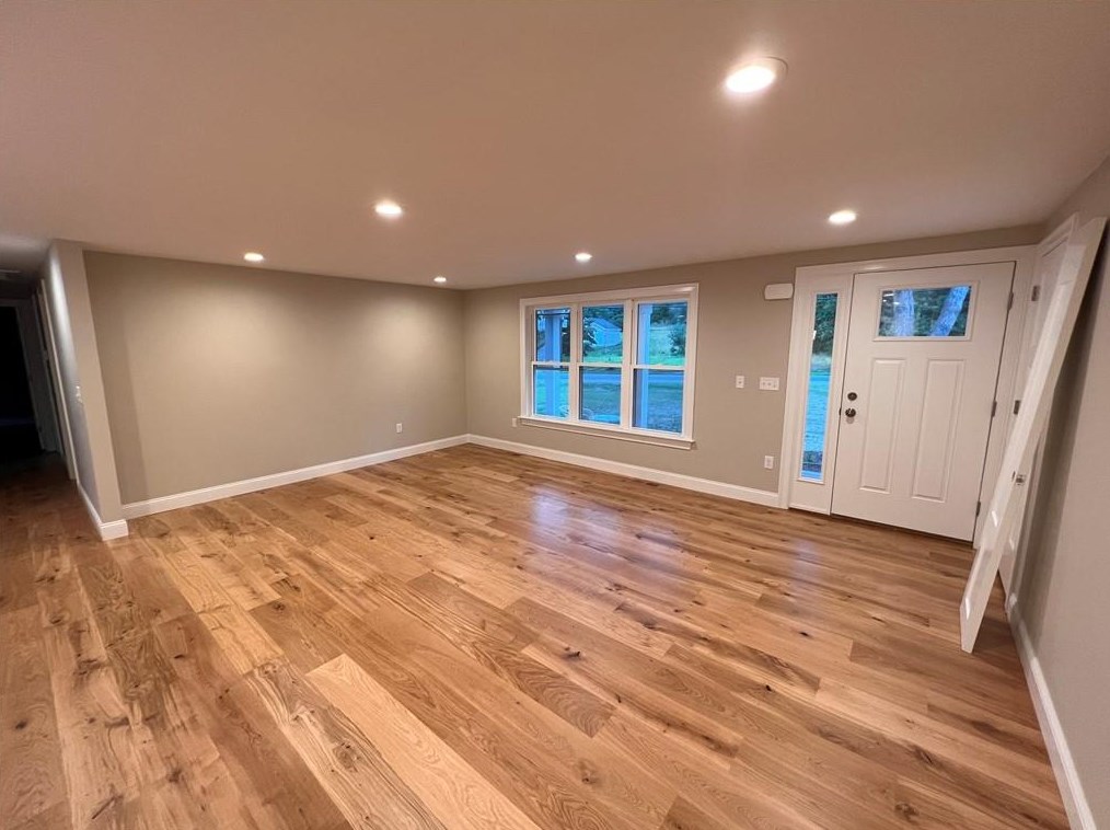 1864 Flat River Rd, Coventry, RI 02816