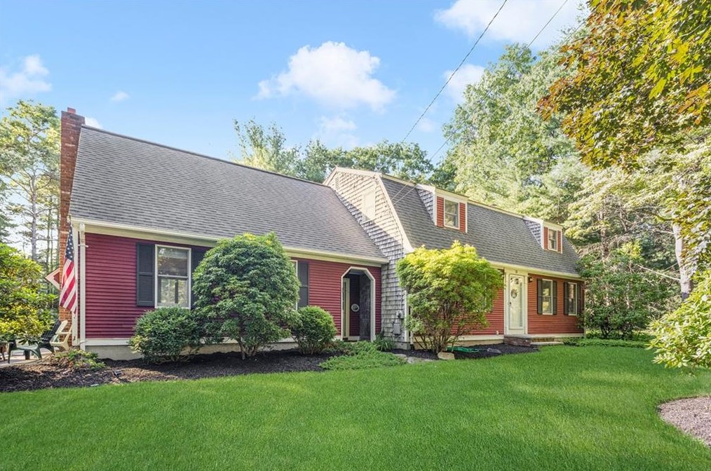 11 Acacia Ct, Coventry, RI 02816