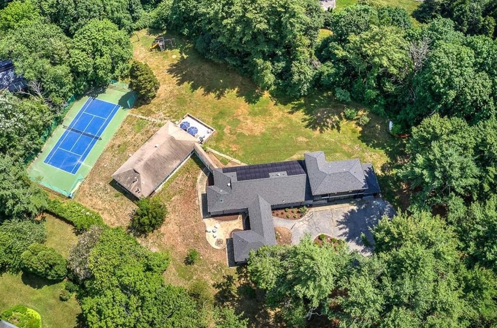 246 Rumstick Rd, Barrington, RI 02806-4900