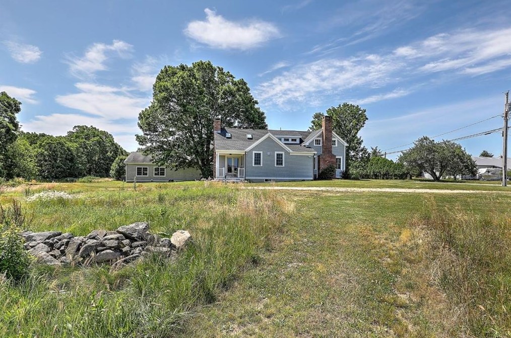 443 Barneys Joy Rd, Dartmouth MA 02748-1323 exterior