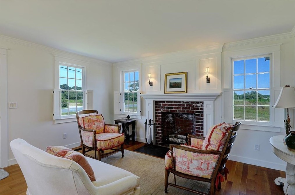 443 Barneys Joy Rd, Dartmouth MA 02748-1323 exterior