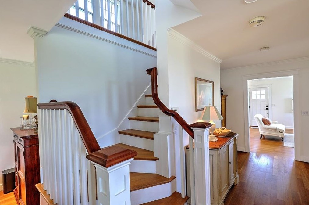 443 Barneys Joy Rd, Dartmouth MA 02748-1323 exterior