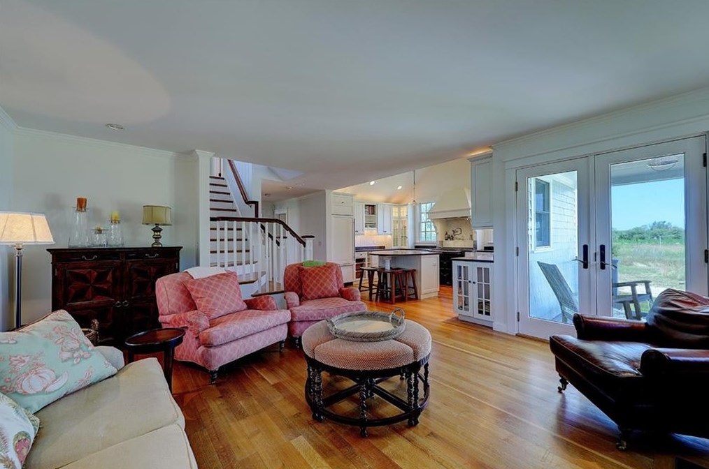 443 Barneys Joy Rd, Dartmouth MA 02748-1323 exterior