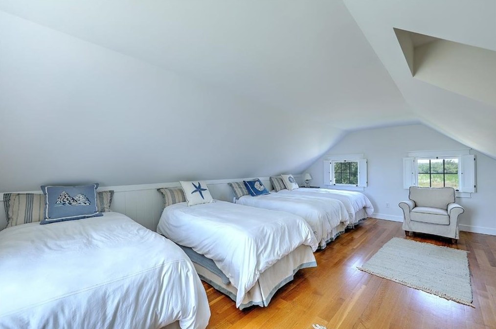 443 Barneys Joy Rd, Dartmouth MA 02748-1323 exterior