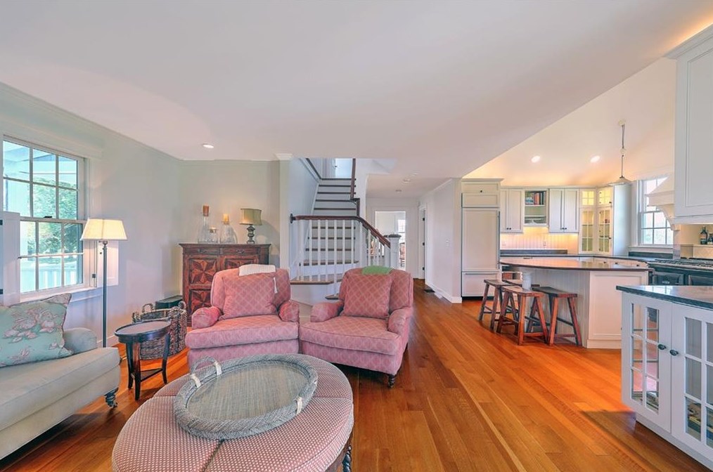 443 Barneys Joy Rd, Dartmouth MA 02748-1323 exterior