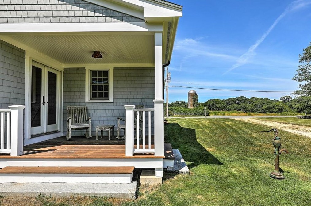 443 Barneys Joy Rd, Dartmouth MA 02748-1323 exterior