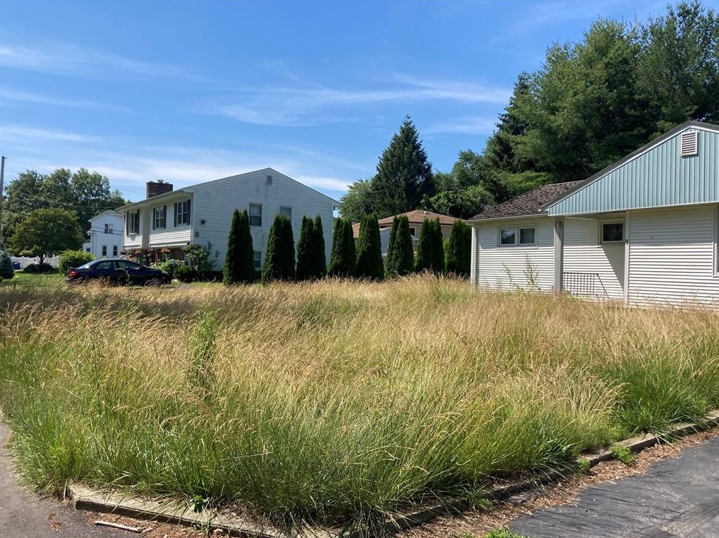 8 Moreland St, Providence, RI 02919