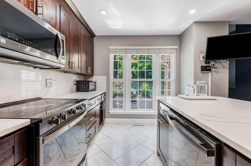 24 Sunset Ave #unit C, Providence, RI 02909