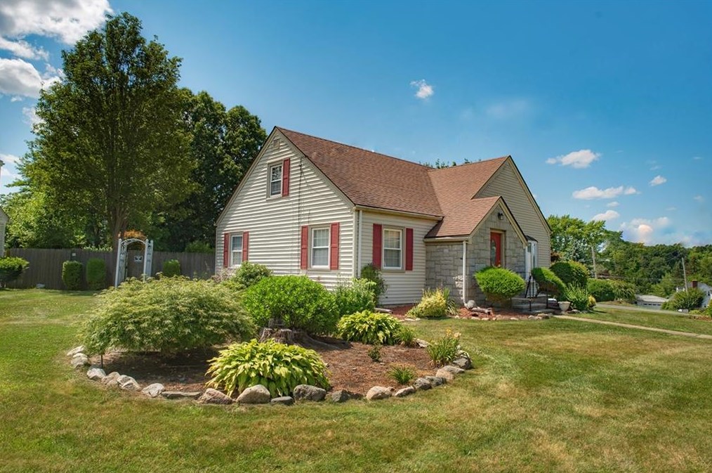 9 Mills Dr, Providence, RI 02919