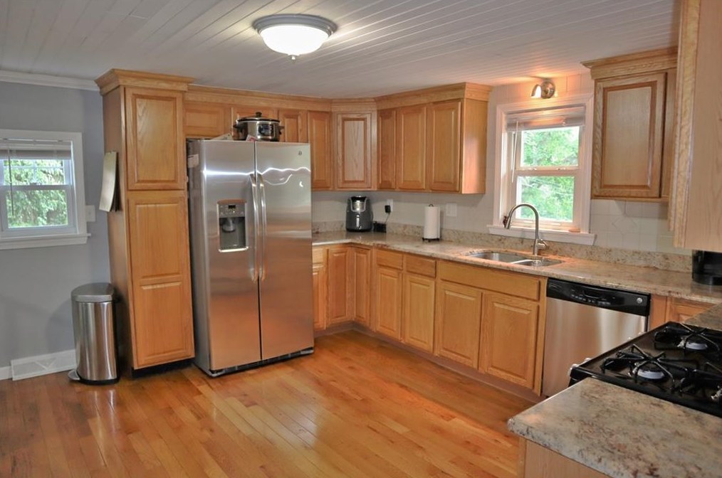 22 Narragansett Rd, Cumberland, RI 02864