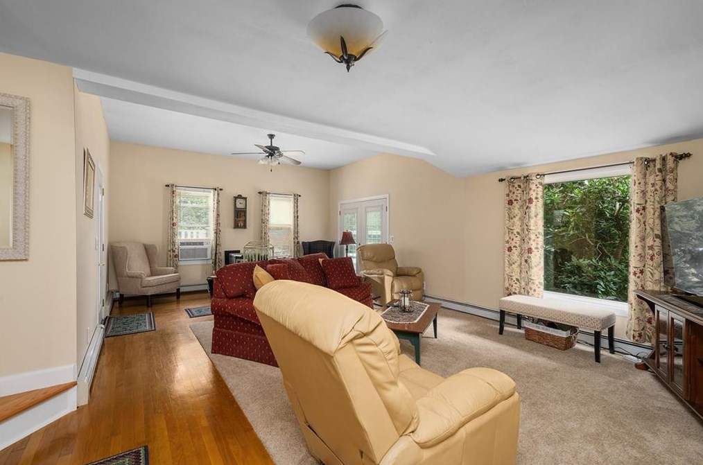 439 Farnum Pike, Smithfield RI 02917-3203 exterior