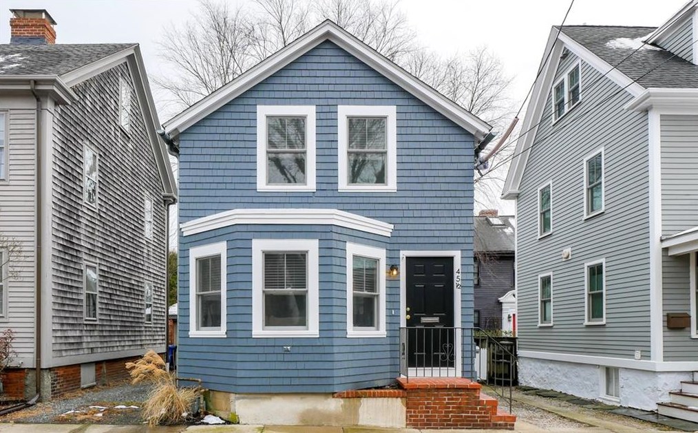 45 Second St, Middletown, RI 02840