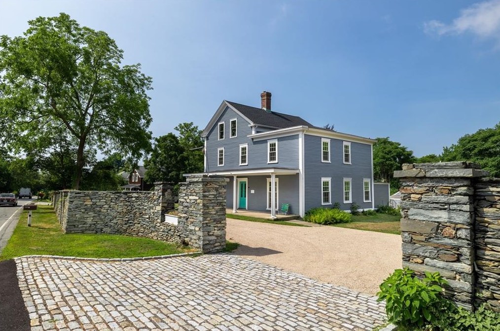 453 Paradise Ave, Middletown, RI 02842