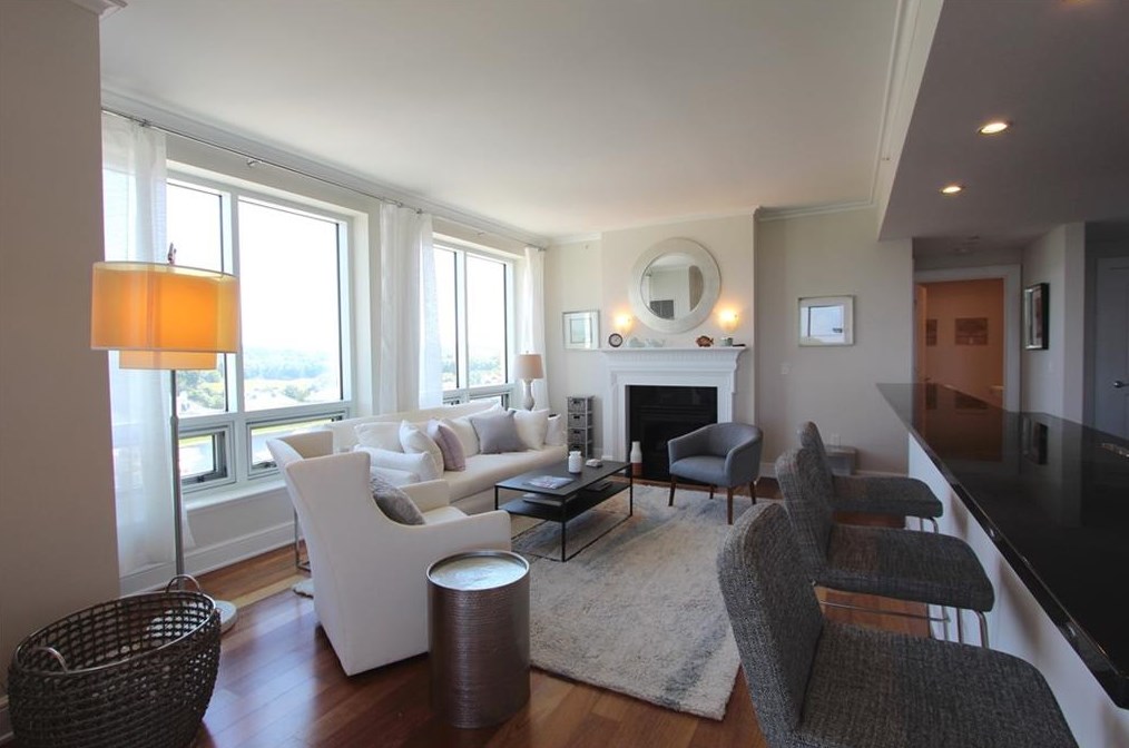 1 Tower Dr Apt 806, Portsmouth, RI 02871