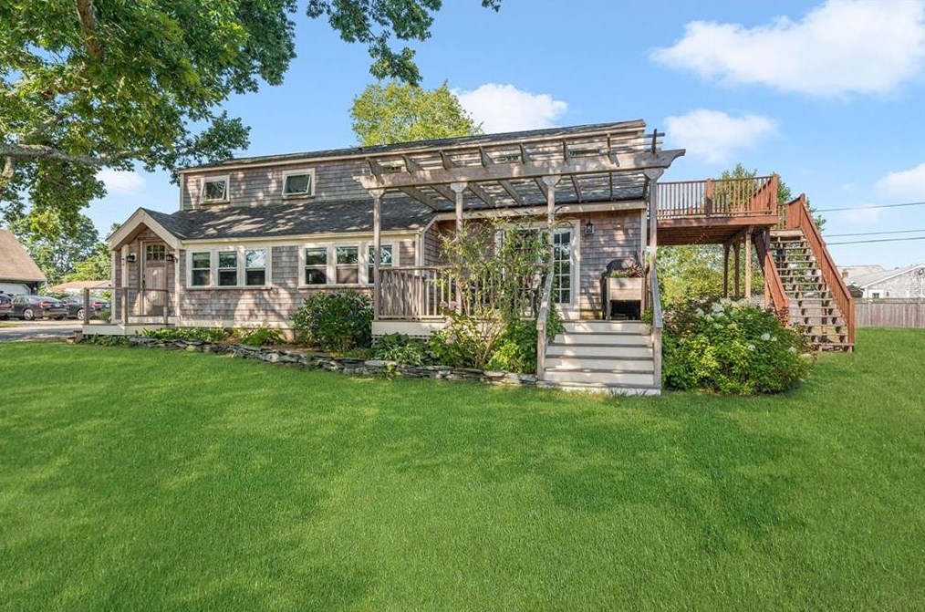 3 Plymouth Rd, Jamestown, RI 02835